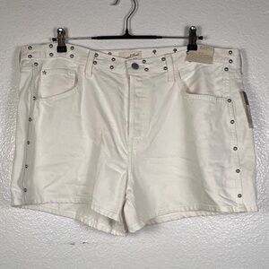 Universal Thread White Studded Shorts. Sz 16.